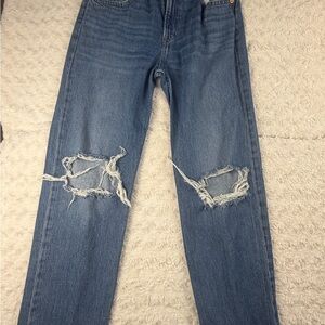 Levi's Men's Relaxed Blue Jeans with Ripped Knees